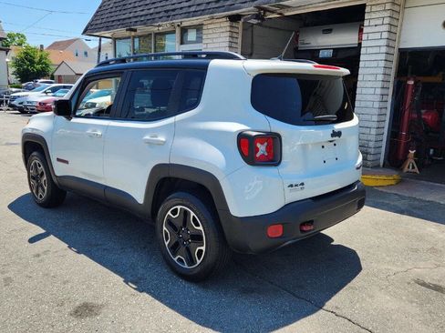 Used 2016 Jeep Renegade Trailhawk w/ Premium Trailhawk Package image 6