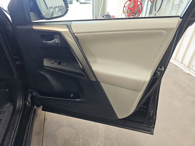 Used 2013 Toyota RAV4 Limited AWD/4WD image 33
