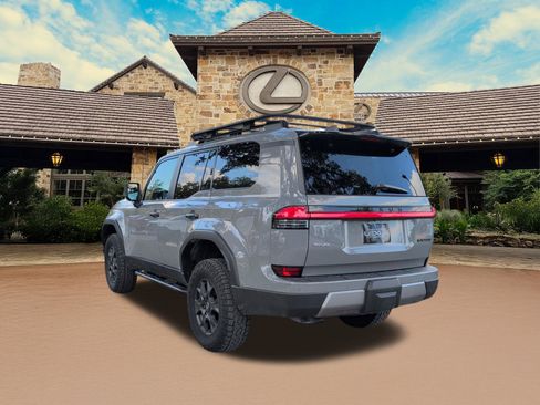 Certified 2025 Lexus GX 550 AWD/4WD image 3