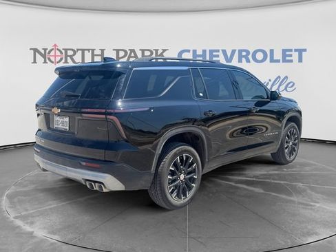 Certified 2026 Chevrolet Traverse LT w/ Sun and Wheel Package AWD/4WD image 2