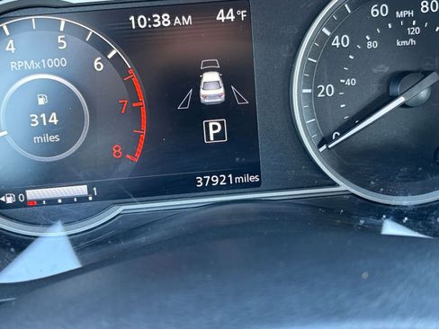 Used 2025 Nissan Versa SV image 38