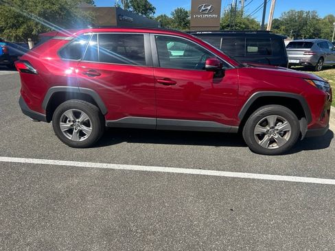 Used 2025 Toyota RAV4 XLE AWD/4WD image 4