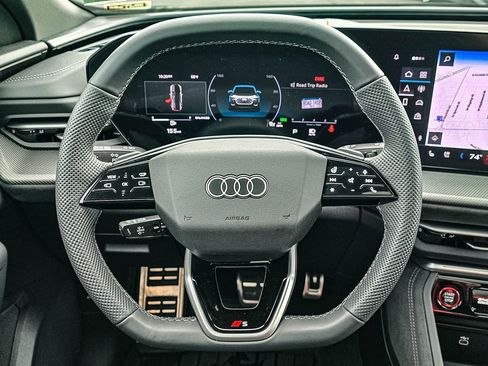 Used 2025 Audi SQ5 Prestige image 34