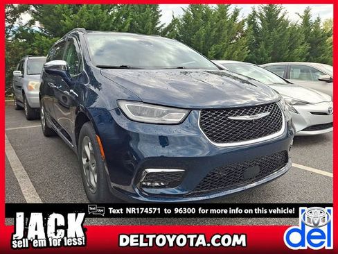 Used 2022 Chrysler Pacifica Limited AWD/4WD image 1