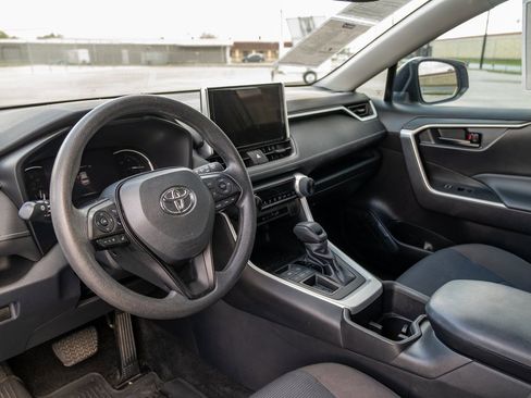 Used 2023 Toyota RAV4 LE image 13