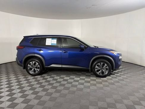 Used 2021 Nissan Rogue SV w/ Premium Package FWD image 6