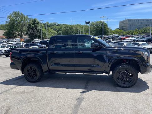 Used 2024 Toyota Tundra Platinum w/ TRD Off-Road Package AWD/4WD image 7