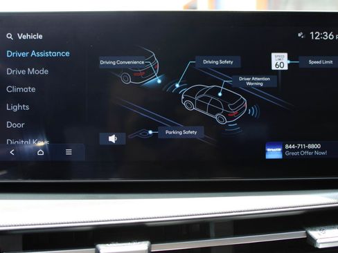 Used 2025 Hyundai Santa Fe SEL FWD image 30