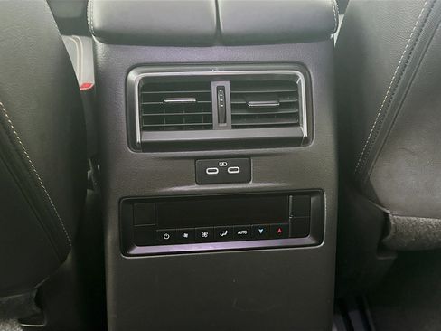 Used 2024 MAZDA CX-90 Plug-In Hybrid w/ Preferred AWD/4WD image 28