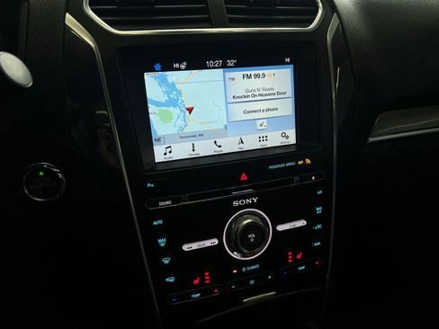 Used 2018 Ford Explorer Sport image 15