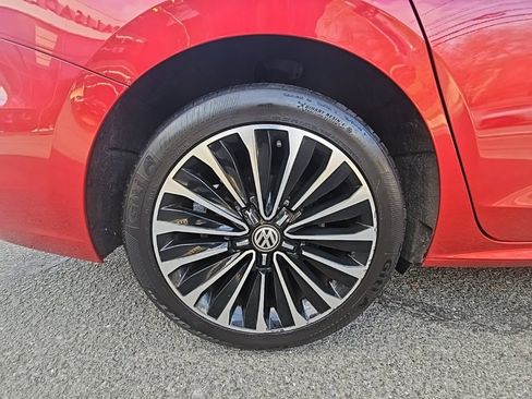 Used 2022 Volkswagen Passat 2.0T image 16