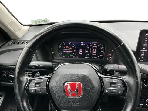Used 2023 Honda Accord Touring image 12