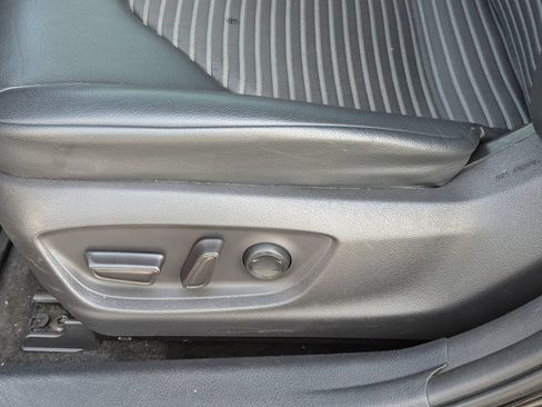 Used 2020 Toyota Camry SE FWD image 25