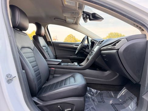 Used 2018 Ford Fusion SE w/ Equipment Group 602A FWD image 22