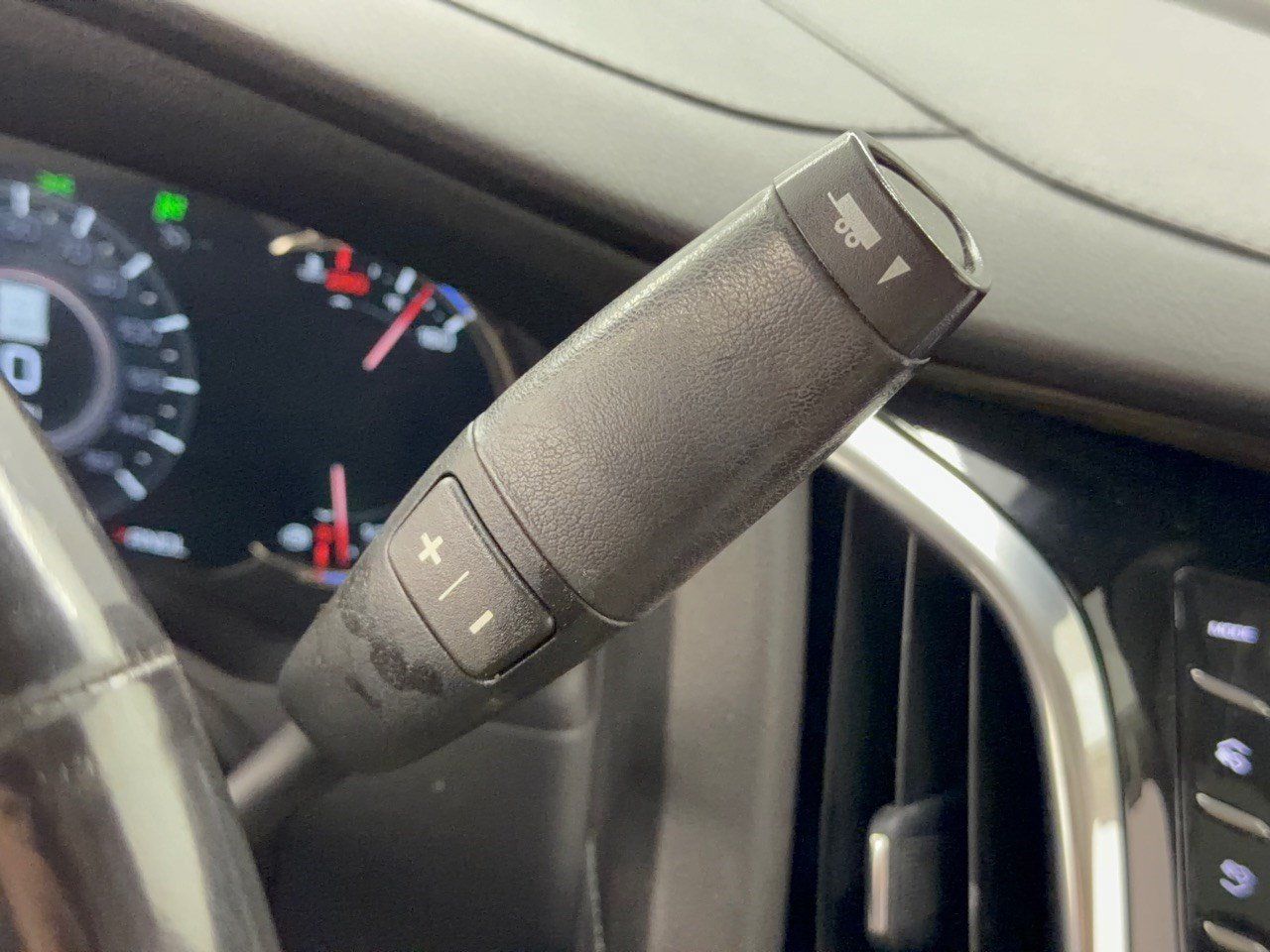 Used 2018 Cadillac Escalade Luxury AWD/4WD image 21
