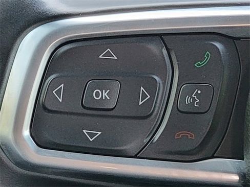 Certified 2022 Jeep Wrangler Unlimited Sahara image 33