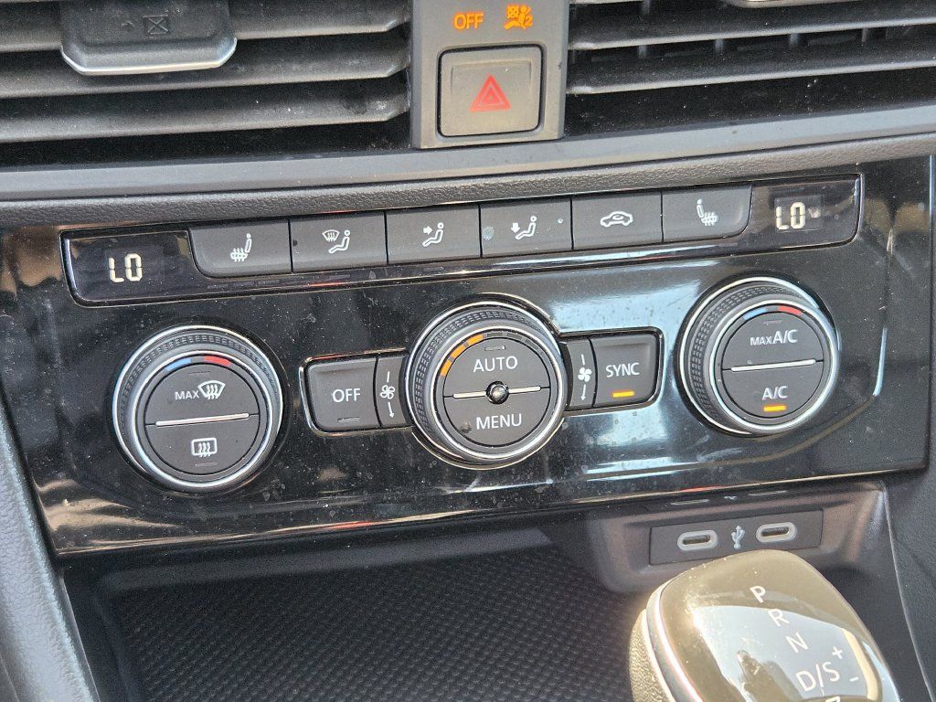 Used 2024 Volkswagen Jetta SE FWD image 19