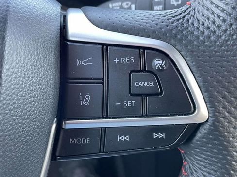 Used 2025 Toyota Sienna XSE image 22