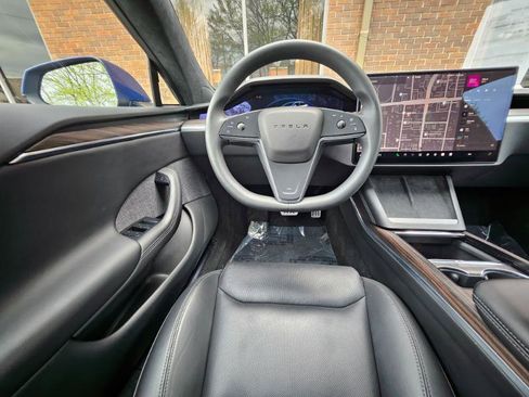 Used 2023 Tesla Model S AWD image 5
