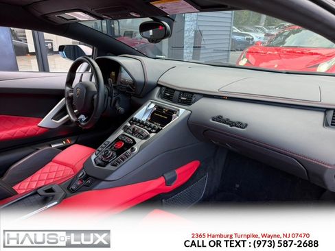 Used 2018 Lamborghini Aventador S AWD/4WD image 32