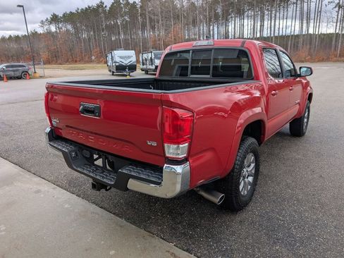 Used 2016 Toyota Tacoma SR5 image 5