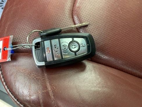 Used 2018 Ford F150 Platinum w/ Equipment Group 701A Luxury image 26