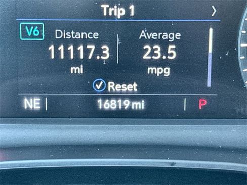 Certified 2025 Cadillac XT5 Premium Luxury image 12