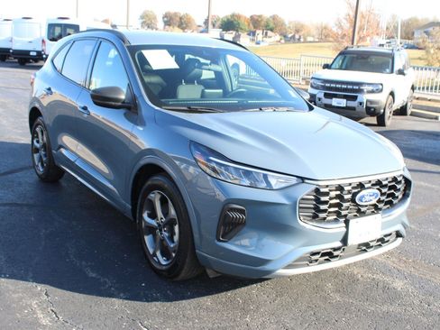 Used 2023 Ford Escape ST-Line w/ Equipment Group 301A image 7