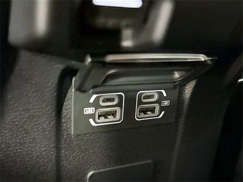 Used 2022 Jeep Gladiator Rubicon w/ Cold Weather Group image 28