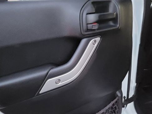 Used 2017 Jeep Wrangler Unlimited Sahara w/ Trailer Tow Group image 46