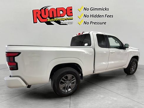 Used 2025 Nissan Frontier SV AWD/4WD image 6