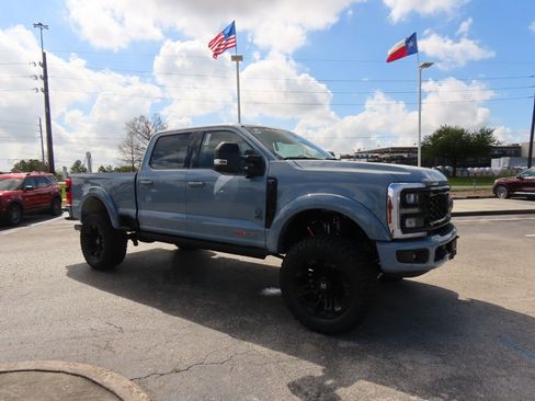 New 2026 Ford F250 Lariat w/ Black Appearance Package image 7