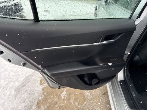 Used 2024 Toyota Camry SE image 25
