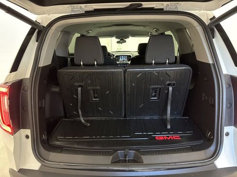 Used 2023 GMC Acadia SLE w/ Driver Convenience Package FWD image 6