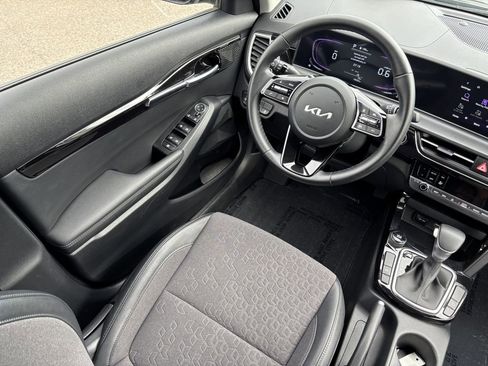 Used 2025 Kia Seltos S FWD image 19