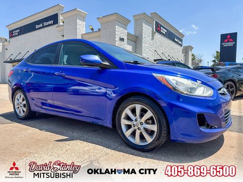Used 2012 Hyundai Accent GLS w/ Premium Pkg 3 FWD image 1