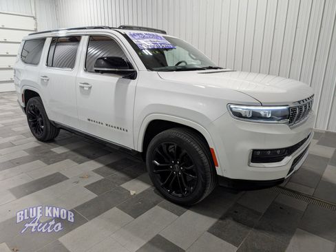 Used 2023 Jeep Grand Wagoneer Series III image 5