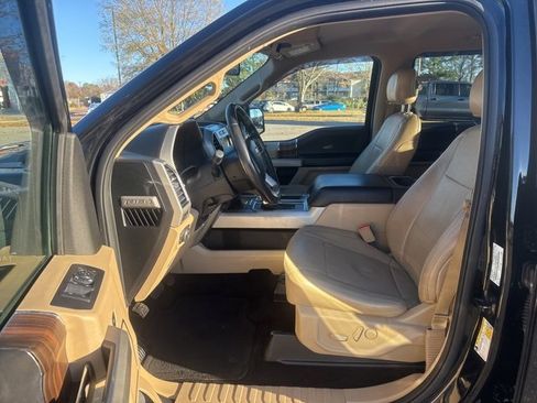 Used 2017 Ford F150 Lariat image 9