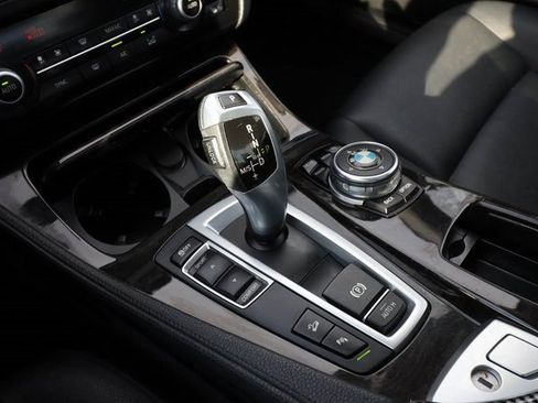 Used 2015 BMW 528i xDrive 528i xDrive image 9