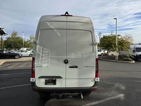 Used 2024 Mercedes-Benz Sprinter 144 Cargo image 4