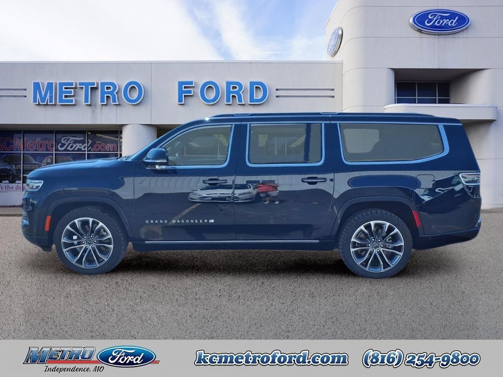Used 2023 Jeep Grand Wagoneer L Series III w/ Rear Seat Video Group 1 AWD/4WD image 6