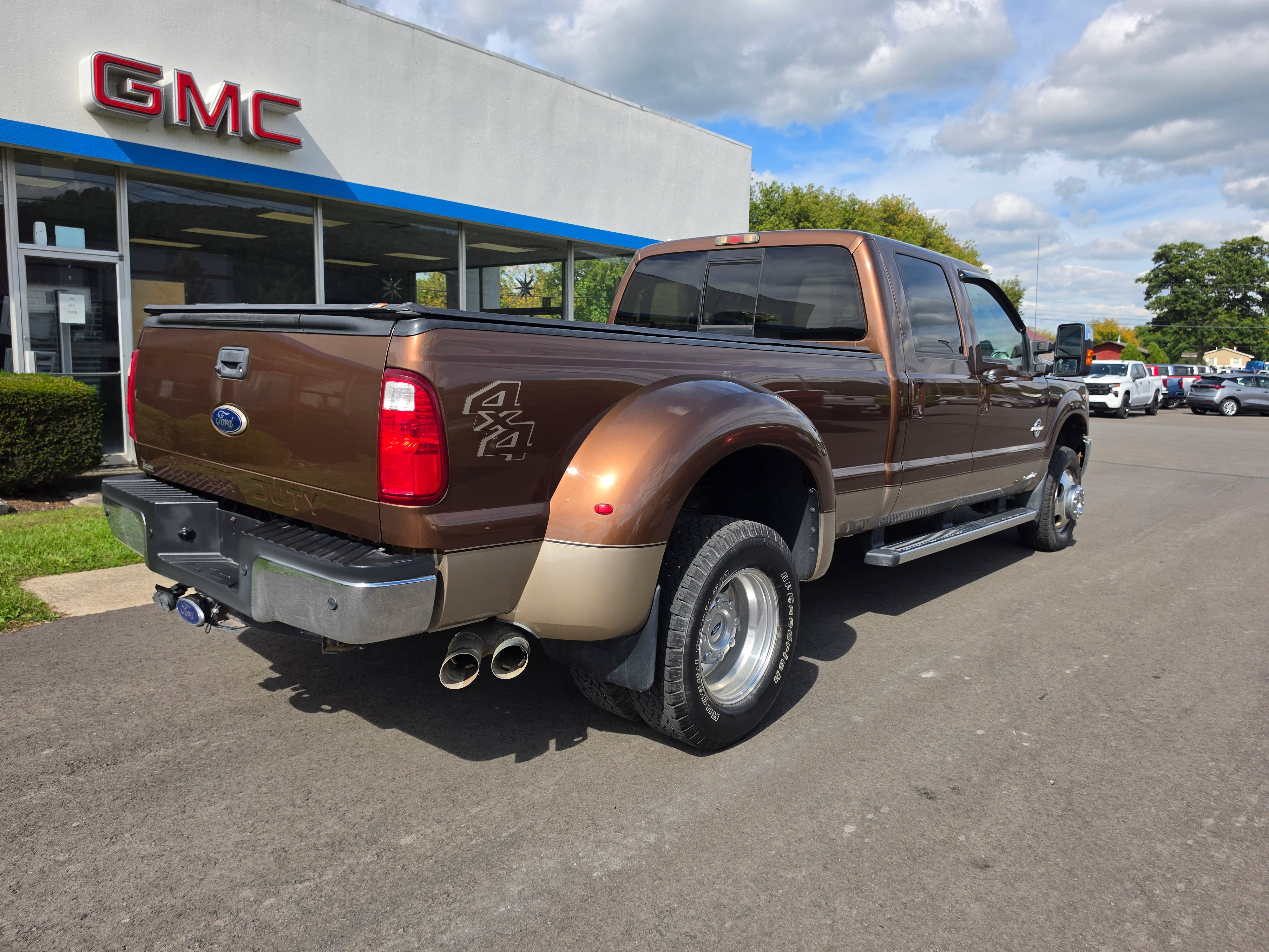 Used 2011 Ford F350 Lariat w/ Chrome Pkg AWD/4WD image 3