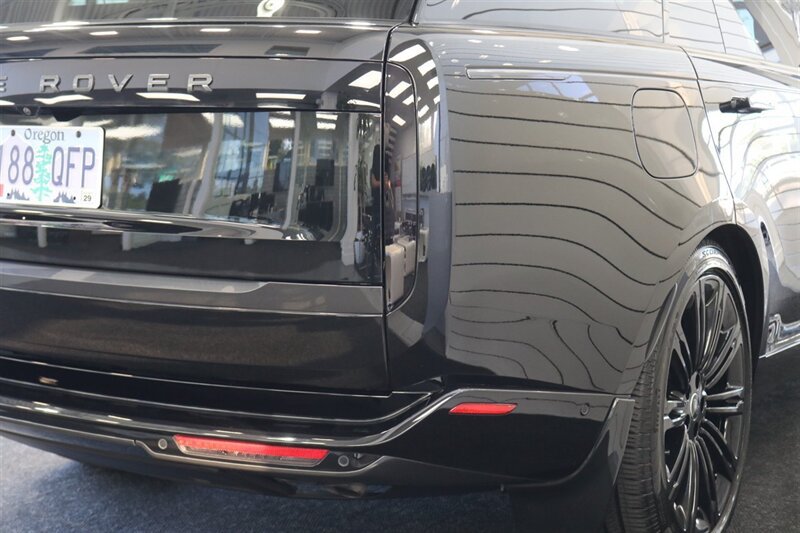 Used 2025 Land Rover Range Rover Long Wheelbase Autobiography AWD/4WD image 52