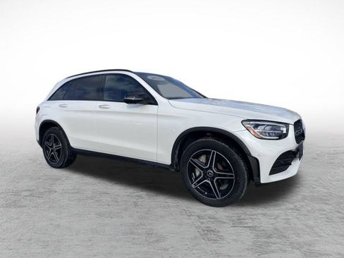 Used 2022 Mercedes-Benz GLC 300 4MATIC image 3