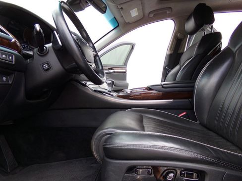 Used 2017 Genesis G90 5.0 Ultimate image 19