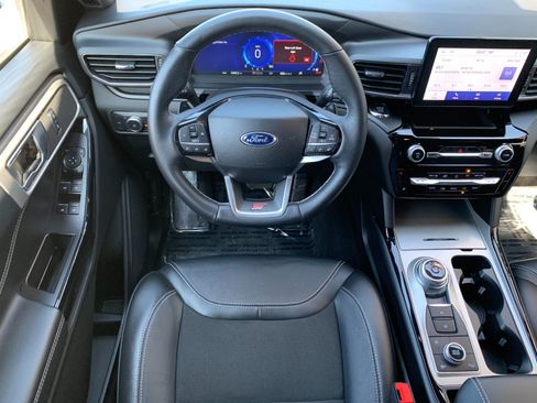 Used 2022 Ford Explorer ST AWD/4WD image 37