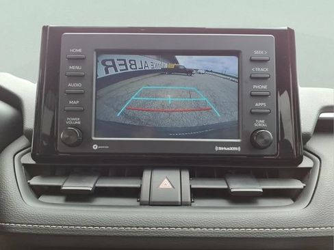 Used 2022 Toyota RAV4 LE AWD/4WD image 19