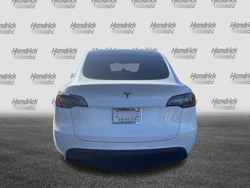 Used 2021 Tesla Model Y Long Range image 9