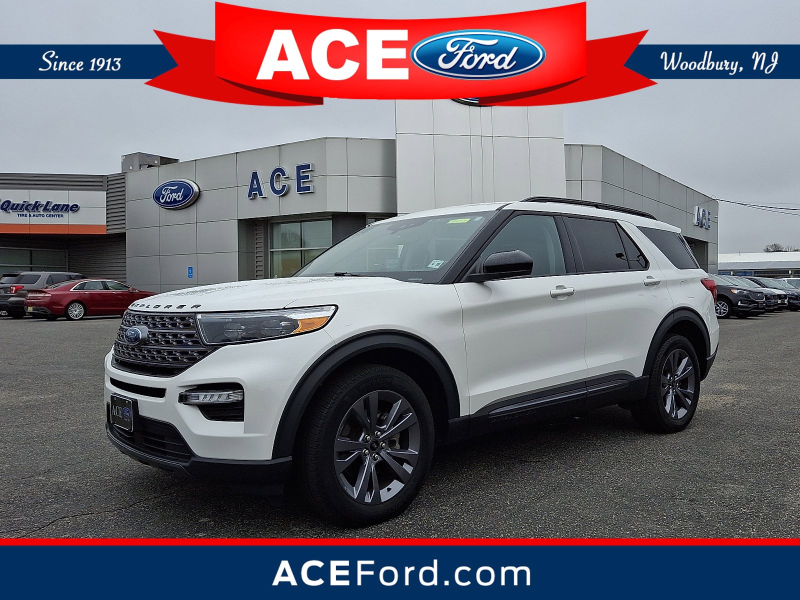 Certified 2023 Ford Explorer XLT w/ Equipment Group 202A AWD/4WD image 1