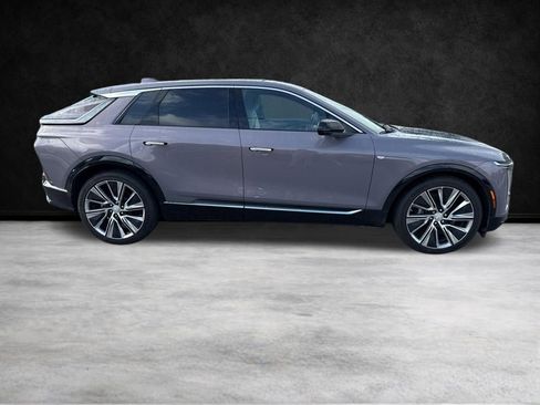 Used 2024 Cadillac Lyriq Luxury AWD/4WD image 4